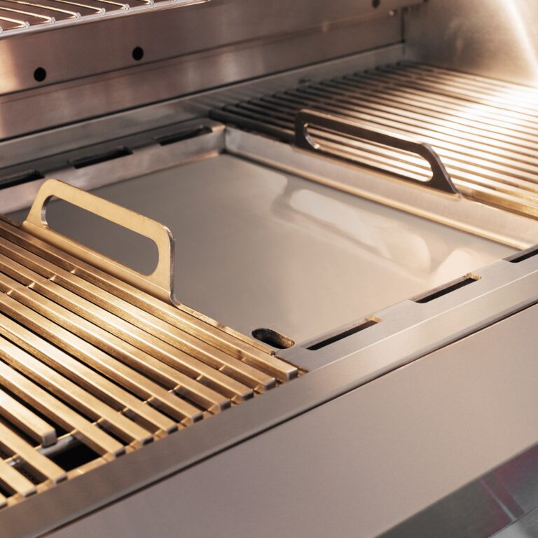 Summerset Quest 36-Inch Built-In Grill – 82,000 BTU with 3 Cast Stainless Burners & Rear Infrared Burner, 304 Stainless Steel, LED Knobs, Interior Halogen Lights, 9mm Grates, Spring-Assisted Hood
