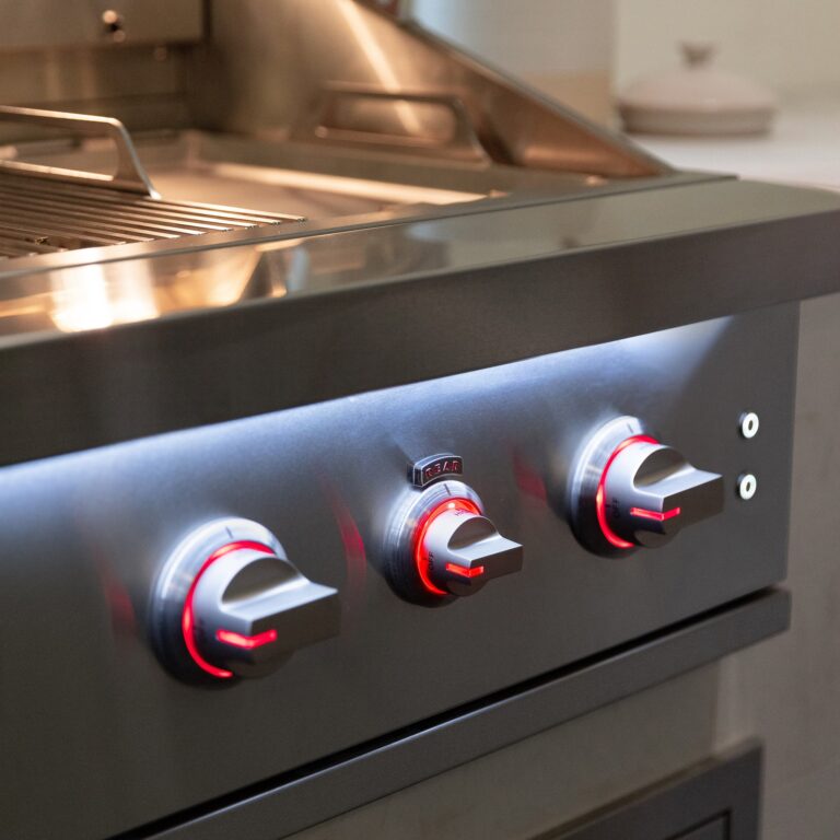 Summerset Quest 36-Inch Built-In Grill – 82,000 BTU with 3 Cast Stainless Burners & Rear Infrared Burner, 304 Stainless Steel, LED Knobs, Interior Halogen Lights, 9mm Grates, Spring-Assisted Hood