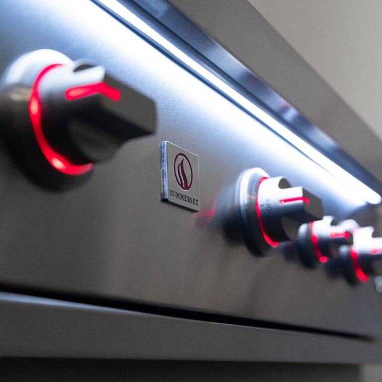 Summerset Quest 36-Inch Built-In Grill – 82,000 BTU with 3 Cast Stainless Burners & Rear Infrared Burner, 304 Stainless Steel, LED Knobs, Interior Halogen Lights, 9mm Grates, Spring-Assisted Hood