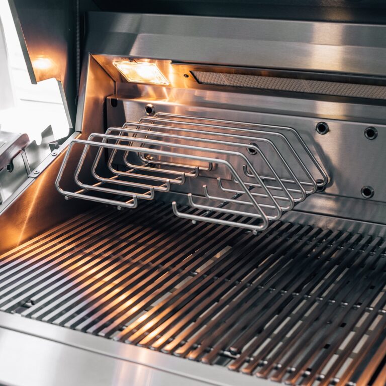 Summerset Quest 36-Inch Built-In Grill – 82,000 BTU with 3 Cast Stainless Burners & Rear Infrared Burner, 304 Stainless Steel, LED Knobs, Interior Halogen Lights, 9mm Grates, Spring-Assisted Hood